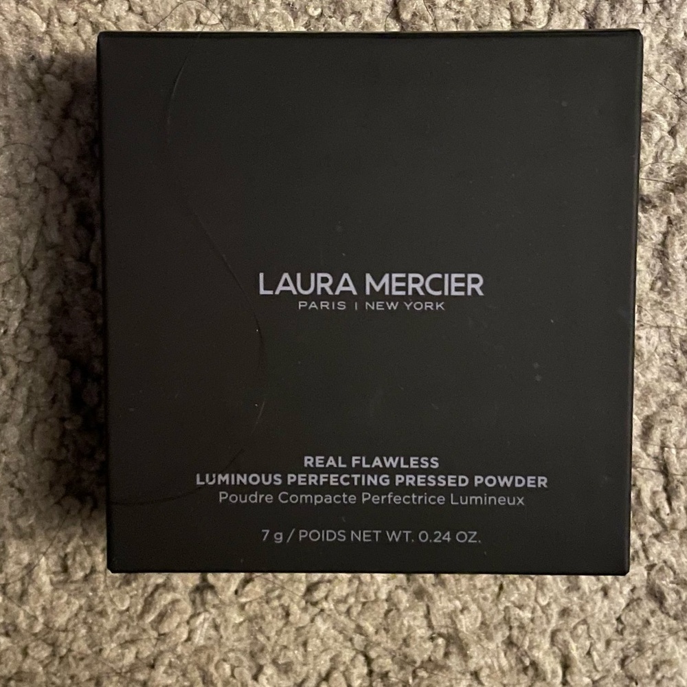 Laura Mercier Real Flawless Luminous Perfecting Pressed Powder - translucent